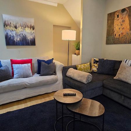 Stylish 2 Bedroom Apartment, Leeds Centre + Free Parking Exterior photo